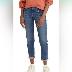 Levi’s Women’s boyfriend jeans